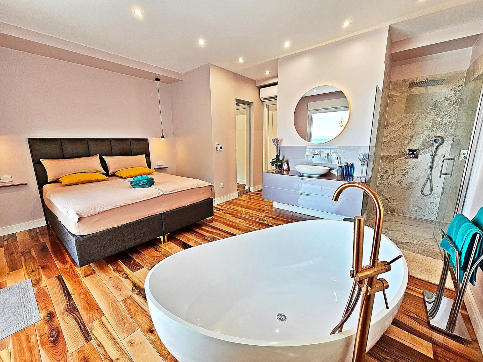Panorama Prestige Penthouse- Location In Town *