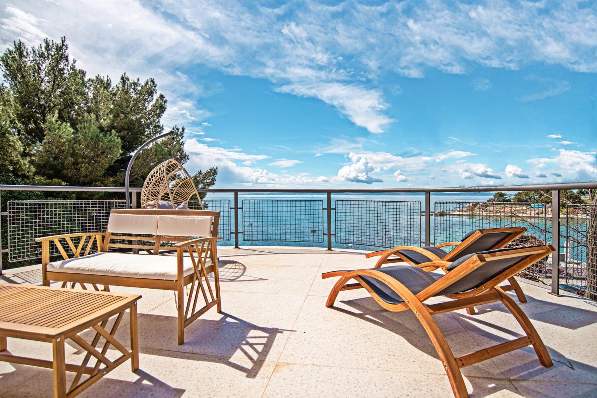 Panorama Prestige Penthouse- Location In Town *