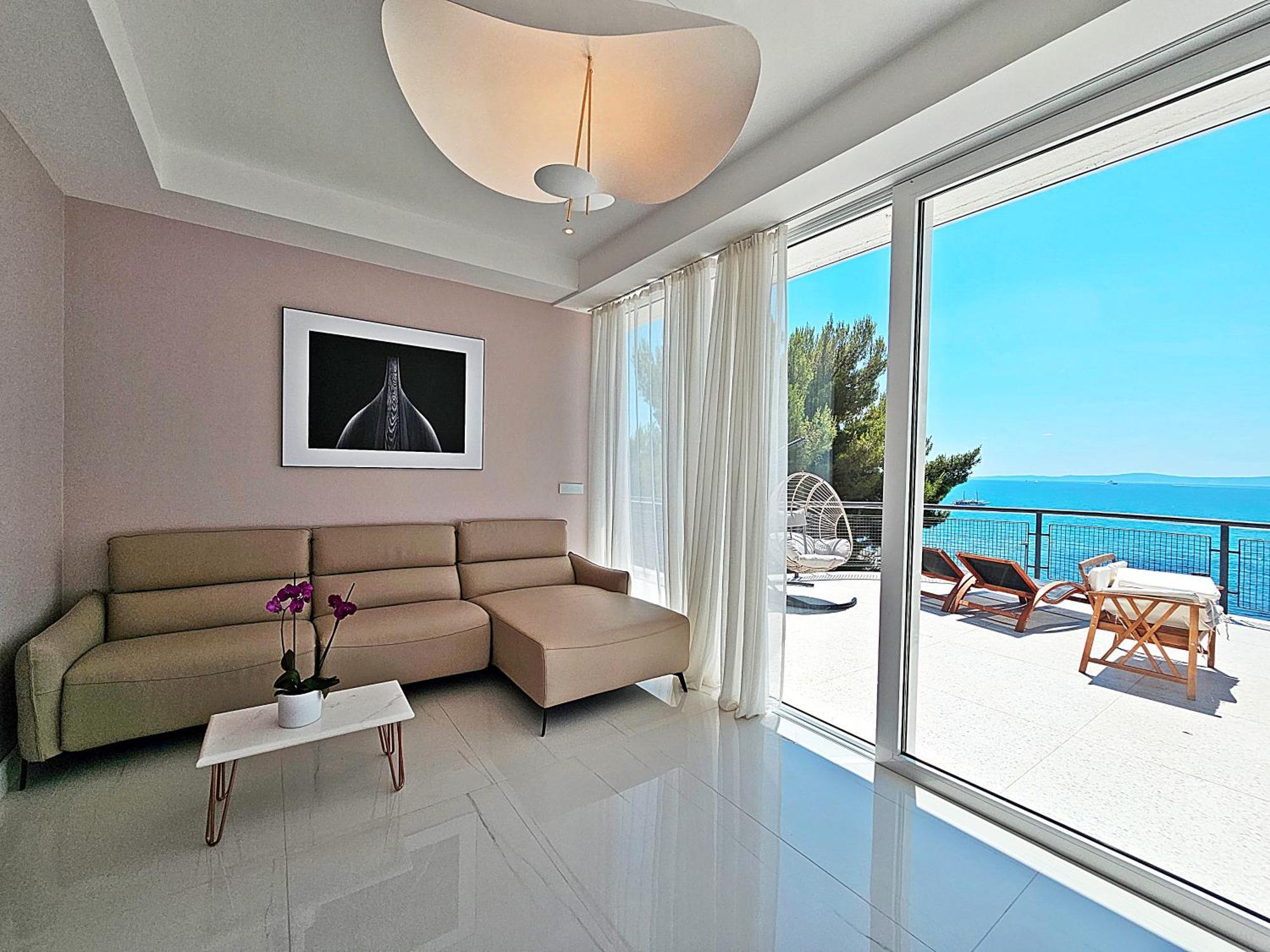 Panorama Prestige Penthouse- Location In Town