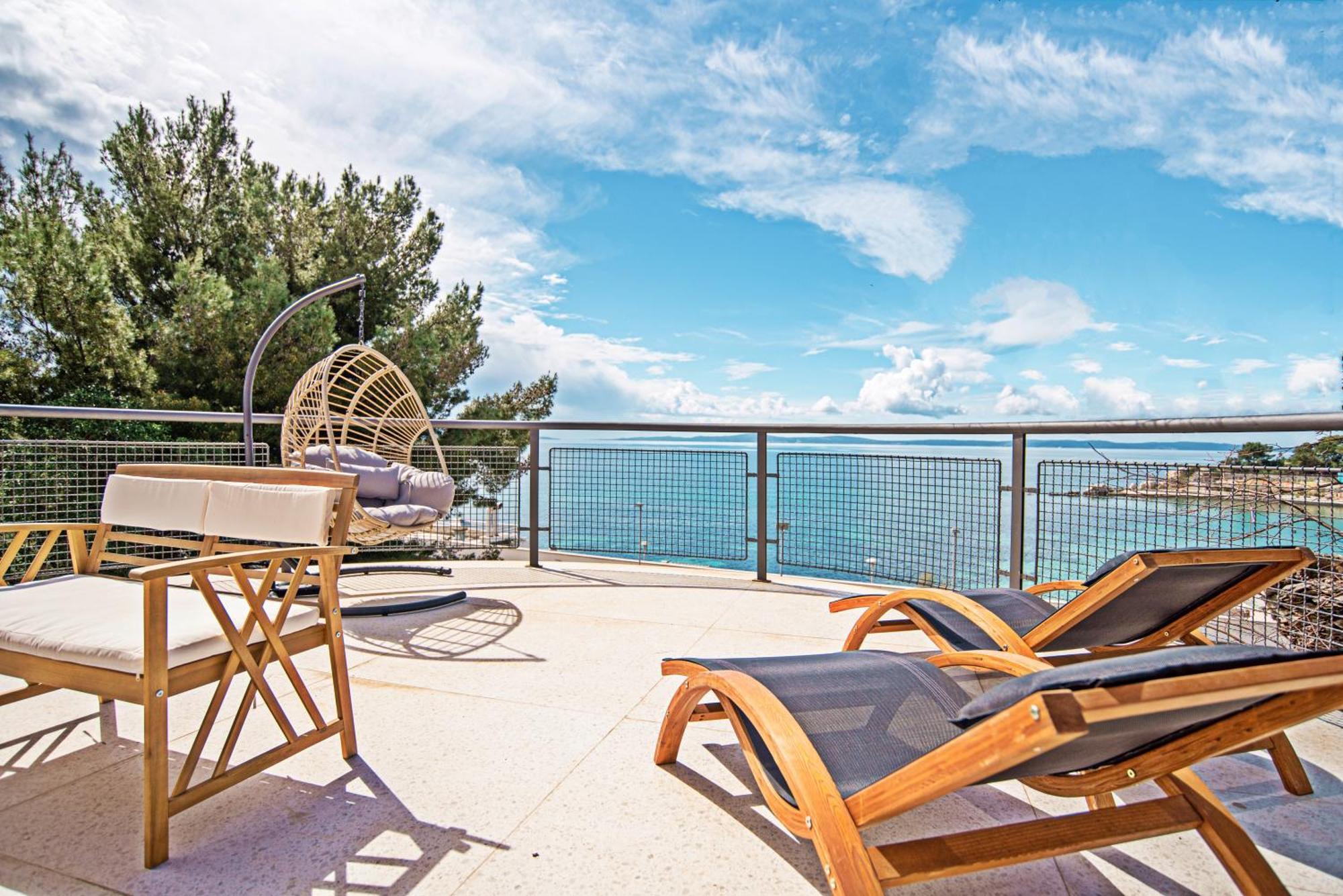 Panorama Prestige Penthouse- Location In Town *